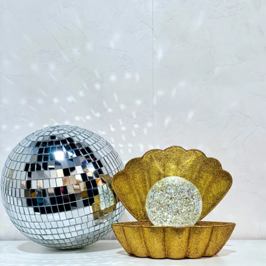 Lampe coquillage à paillettes dorées – Image 2