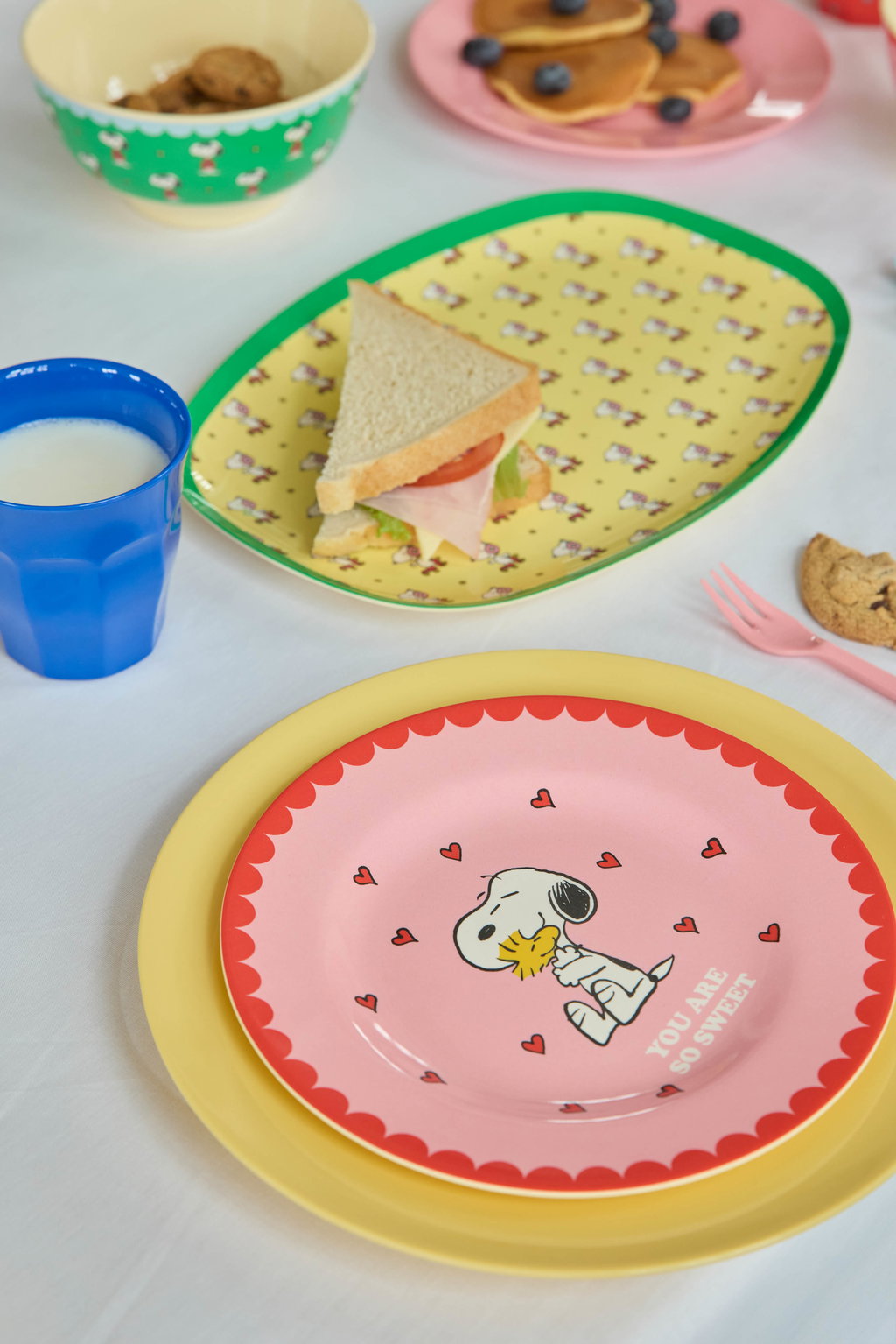 Plat Melamine Rectangulaire Snoopy Roller Jaune – Image 3