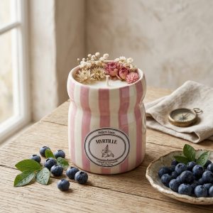 Bougie Pot Rayé Violet – Myrtille